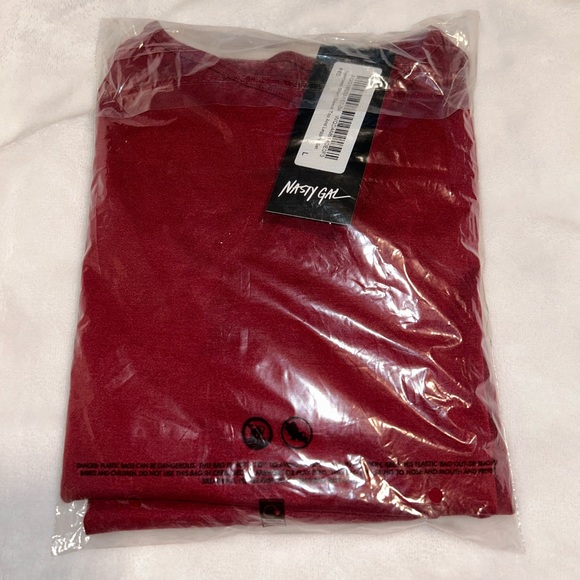 Matching workout set. - Picture 2 of 4